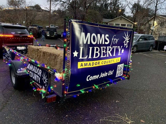 Parade of Lights Dec 2024 (3)