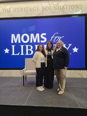 moms8