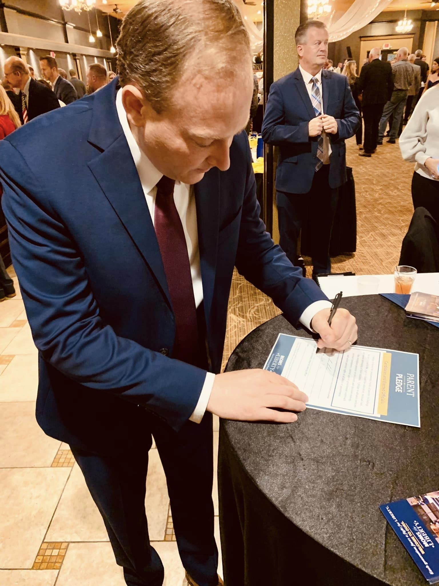 Lee Zeldin Signs Pledge